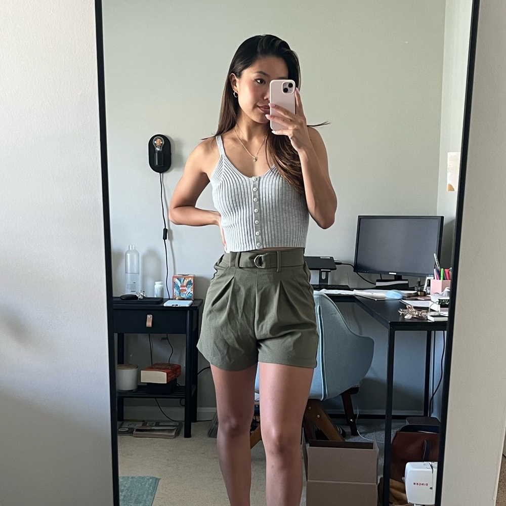 Abound Army Green Pleated Shorts XXS